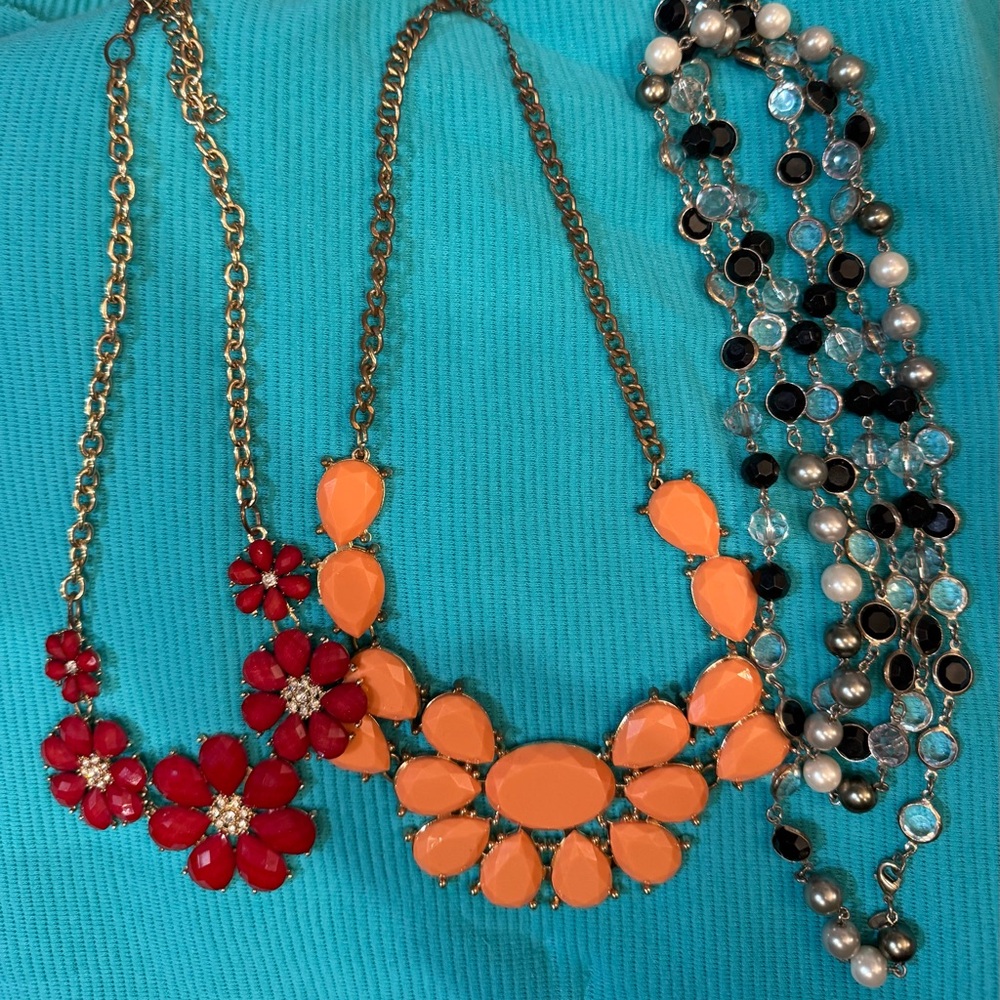 Lot of 9 necklaces